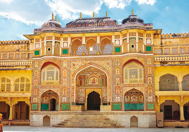 A decorated gateway at the Amber fort in Jaipur brings alive the history of the royals(Shutterstock) A decorated gateway at the Amber fort in Jaipur brings alive the history of the royals(Shutterstock)