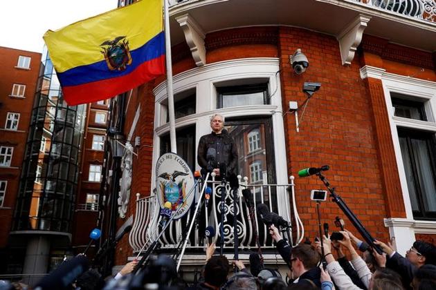 WikiLeaks founder Julian Assange is seen on the balcony of the Ecuadorian Embassy in London on May 19, 2017 (Reuters) WikiLeaks founder Julian Assange is seen on the balcony of the Ecuadorian Embassy in London on May 19, 2017 (Reuters)