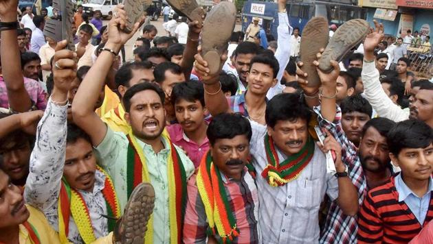 Farmers protest over the Mahadayi river water sharing issue in Hubli.(PTI file photo)