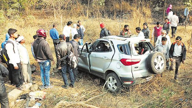 The deceased, along with others, were on their way to Alibaug when their car collided head on with a truck carrying batteries near Brahmanwadi village on old Pune-Mumbai highway early on Wednesday. (HT PHOTO) The deceased, along with others, were on their way to Alibaug when their car collided head on with a truck carrying batteries near Brahmanwadi village on old Pune-Mumbai highway early on Wednesday. (HT PHOTO)