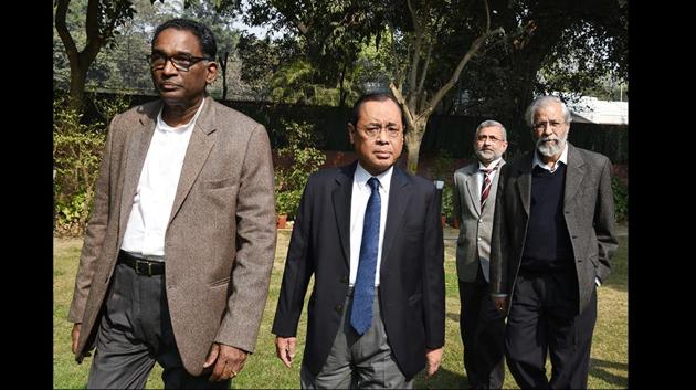 In an unprecedented press conference, four Supreme Court judges criticised the current state of the judiciary at Justice J Chelameswar’s residence. The judges also warned that democracy would not survive in the country unless the institution was preserved. (Arvind Yadav / HT Photo) In an unprecedented press conference, four Supreme Court judges criticised the current state of the judiciary at Justice J Chelameswar’s residence. The judges also warned that democracy would not survive in the country unless the institution was preserved. (Arvind Yadav / HT Photo)