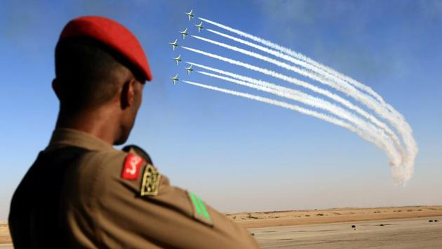 Aircrafts perform during an airshow at Saudi Aviation Forum at Thumamah airport in Riyadh, Saudi Arabia on January 11, 2018. (Faisal Al Nasser / REUTERS) Aircrafts perform during an airshow at Saudi Aviation Forum at Thumamah airport in Riyadh, Saudi Arabia on January 11, 2018. (Faisal Al Nasser / REUTERS)