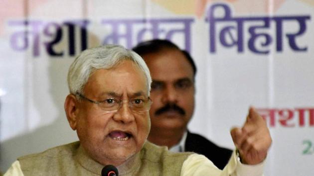 Bihar Chief Minister Nitish Kumar’s convoy attacked with stones in Buxar’s Nandar village during his “Vikas Samiksha Yatra”.He has been rescued safely but some of the security persons were injured. (PTI) Bihar Chief Minister Nitish Kumar’s convoy attacked with stones in Buxar’s Nandar village during his “Vikas Samiksha Yatra”.He has been rescued safely but some of the security persons were injured. (PTI)