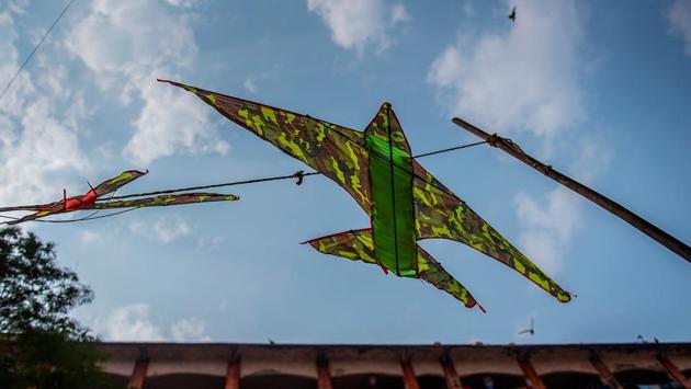 Fighter plane kites wait for take-off in Mumbai. (Satish Bate/HT Photo)