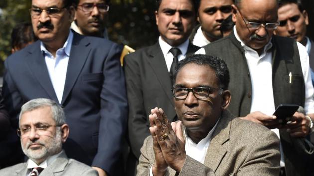 Supreme Court judges Kurian Joseph and J Chelameswar addresses the media, New Delhi, January 12, 2018 (Arvind Yadav/HT PHOTO) Supreme Court judges Kurian Joseph and J Chelameswar addresses the media, New Delhi, January 12, 2018 (Arvind Yadav/HT PHOTO)