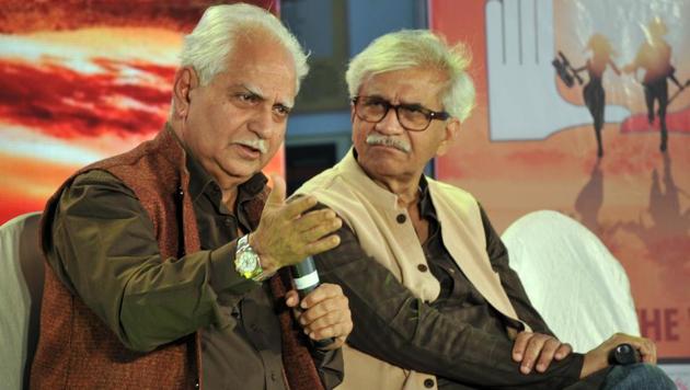 (From left) Director Ramesh Sippy and Jabbar Patel at the PIFF forum on Friday.(HT PHOTO)