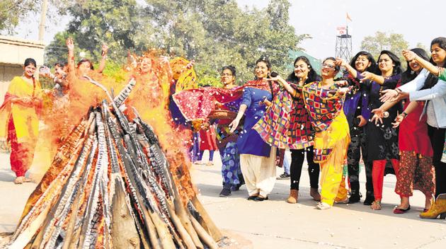 NIIFT students celebrating Lohri at their campus in Mohali.(Anil Dayal/HT)