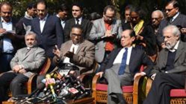 Chief Justice Dipak Misra May Meet Four Judges On Sunday To Resolve Judicial Crisis Latest