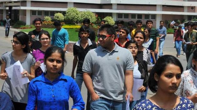 This year, the Joint Admission Board announced that 4,000 more students will be allowed to appear for the JEE-Advanced exam in May. (HT File Photo) This year, the Joint Admission Board announced that 4,000 more students will be allowed to appear for the JEE-Advanced exam in May. (HT File Photo)