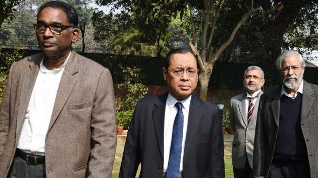 Supreme Court judges (from left) J Chelameswar, Ranjan Gogoi, Kurian Joseph and Madan Lokur address the media in New Delhi, on Friday. (Arvind Yadav/HT Photo) Supreme Court judges (from left) J Chelameswar, Ranjan Gogoi, Kurian Joseph and Madan Lokur address the media in New Delhi, on Friday. (Arvind Yadav/HT Photo)