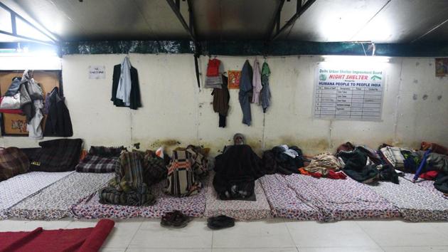 THE HAVES: The night shelter near Gurdwara Bangla Sahib has woollen blankets, clean bedding and shared baths and toilets. A doctor visits the shelter twice a week.. (Vipin Kumar/HT PHOTO) THE HAVES: The night shelter near Gurdwara Bangla Sahib has woollen blankets, clean bedding and shared baths and toilets. A doctor visits the shelter twice a week.. (Vipin Kumar/HT PHOTO)