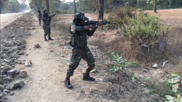 Women commandos of Chhattisgarh Police carry out a drill as a road opening party in the Maoist stronghold of Sukma. (HT PHOTO) Women commandos of Chhattisgarh Police carry out a drill as a road opening party in the Maoist stronghold of Sukma. (HT PHOTO)