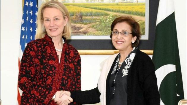 Acting assistant secretary of state Alice Wells during her meeting with Pakistan foreign secretary Tehmina Janjua at the Foreign Office in Islamabad on January 15, 2018.(Courtesy Government of Pakistan)