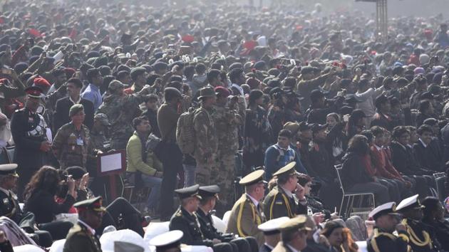 The citizens of Delhi thronged in large numbers to witness the parade at Delhi cantonment. (Burhaan Kinu / HT Photo)
