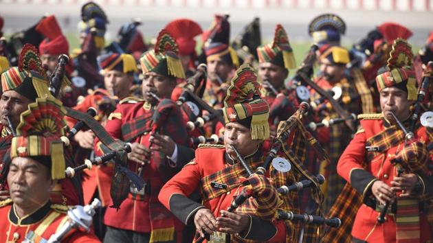 The anniversary of the formation of the Indian national army was celebrated with soldiers from various regiments and artillery units taking part in a parade. (Burhaan Kinu / HT Photo)