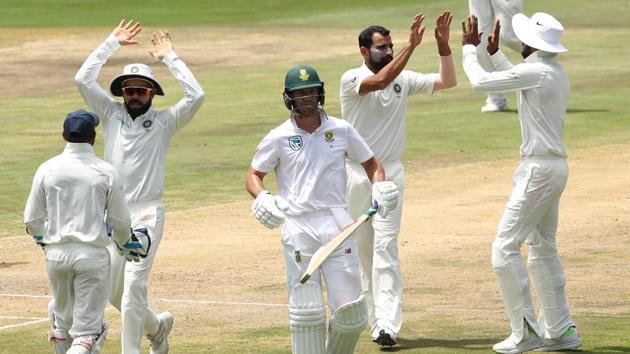 Mohammed Shami gave India the first breakthrough of the day when he removed de Villiers for 80 in the 42nd over.  (BCCI ) 
