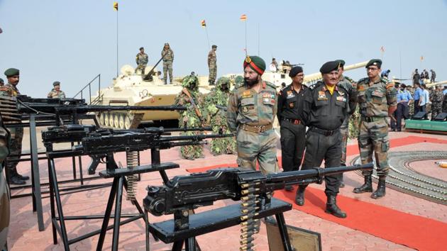 Guns and ammunition kept on display during an Army fire drill at KK ranges, Ahmednagar in Pune. (HT PHOTO) 