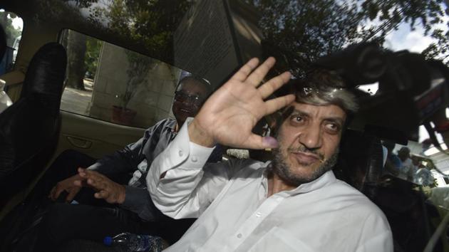 Kashmiri separatist Leader Shabir Shah comes out of Patiala House Court in New Delhi on July 26, 2017.(Ravi Choudhary/HT PHOTO)