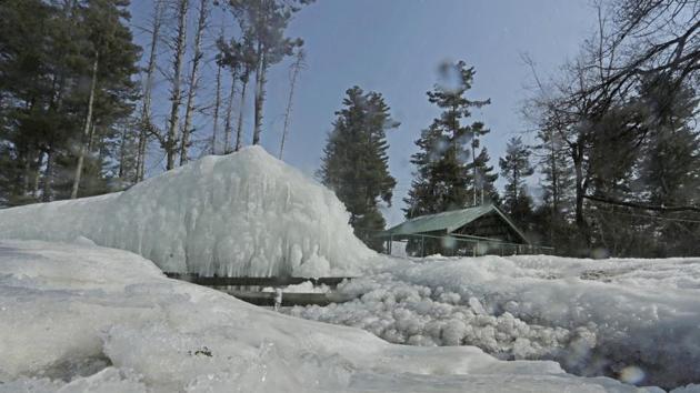 Icicles formed by the leakage of a water pipe are seen in Tanmarg, about 34 kms north of Srinagar, India. Minimum temperatures dropped again in Jammu and Srinagar on Tuesday due to nightlong cloud cover, sending chilly wind from snow-clad mountains, the Met Office said. At minus 19 degree Celsius, Kargil recorded the lowest temperature in Jammu and Kashmir followed by Leh at minus 13.8 degree Celsius. (Waseem Andrabi / HT File) Icicles formed by the leakage of a water pipe are seen in Tanmarg, about 34 kms north of Srinagar, India. Minimum temperatures dropped again in Jammu and Srinagar on Tuesday due to nightlong cloud cover, sending chilly wind from snow-clad mountains, the Met Office said. At minus 19 degree Celsius, Kargil recorded the lowest temperature in Jammu and Kashmir followed by Leh at minus 13.8 degree Celsius. (Waseem Andrabi / HT File)