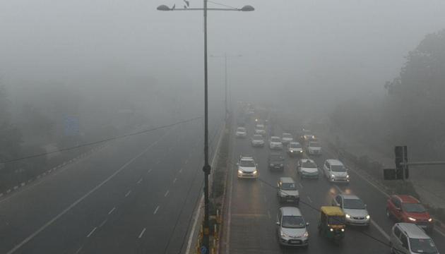 The city’s average air quality index (AQI) on a scale of 500, was a ‘very poor’ 304. (Arvind Yadav / HT Photo) The city’s average air quality index (AQI) on a scale of 500, was a ‘very poor’ 304. (Arvind Yadav / HT Photo)