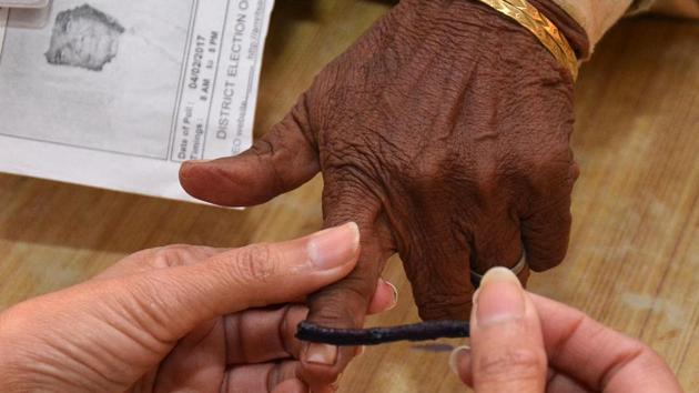 A Parliament committee, in December 2015, had presented a report on the “feasibility” of holding simultaneous elections and the RMP wants to take the debate forward.(Gurpreet Singh/HT File Photo)