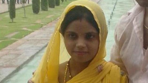 Rajni , who committed suicide.