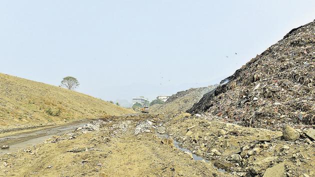 The dumping ground at Turbhe in Navi Mumbai handles 675 metric tonnes of garbage every day. The dumping ground at Turbhe in Navi Mumbai handles 675 metric tonnes of garbage every day.