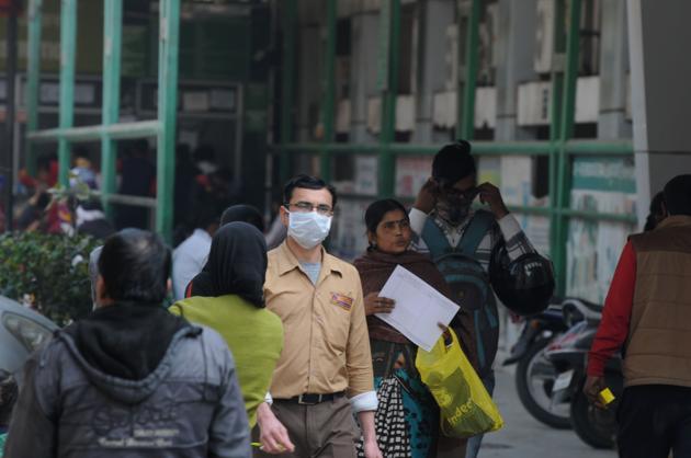 Doctors have advised residents to stay indoors and consult a doctor if they feel any symptom associated with swine flu. (Parveen Kumar/HT PHOTO) Doctors have advised residents to stay indoors and consult a doctor if they feel any symptom associated with swine flu. (Parveen Kumar/HT PHOTO)