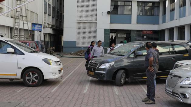 Simultaneous searches were conducted at the Muslim Co-operative Bank headquarters in Bhavani peth and at its Azam campus branch on Thursday.(Rahul Raut/HT PHOTO)