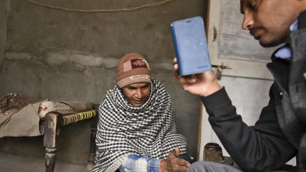 Villagers said the spot was isolated and only farmers owning fields nearby ventured there. (Burhaan Kinu/HT PHOTO) Villagers said the spot was isolated and only farmers owning fields nearby ventured there. (Burhaan Kinu/HT PHOTO)