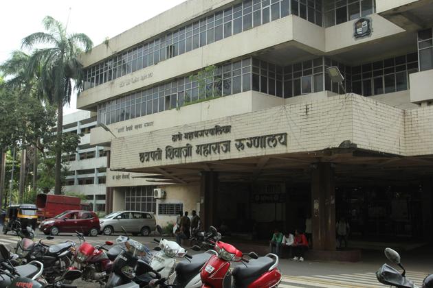 The 500-bed Kalwa hospital was opened to the public in 1992. (Praful Gangurde/HT) The 500-bed Kalwa hospital was opened to the public in 1992. (Praful Gangurde/HT)