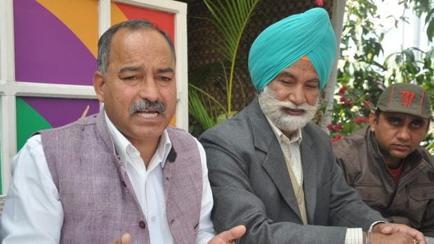 Former BJP leader Raghunath Singh Negi (left) addresses the media in Dehradun on Thursday. (HT PHOTO) Former BJP leader Raghunath Singh Negi (left) addresses the media in Dehradun on Thursday. (HT PHOTO)