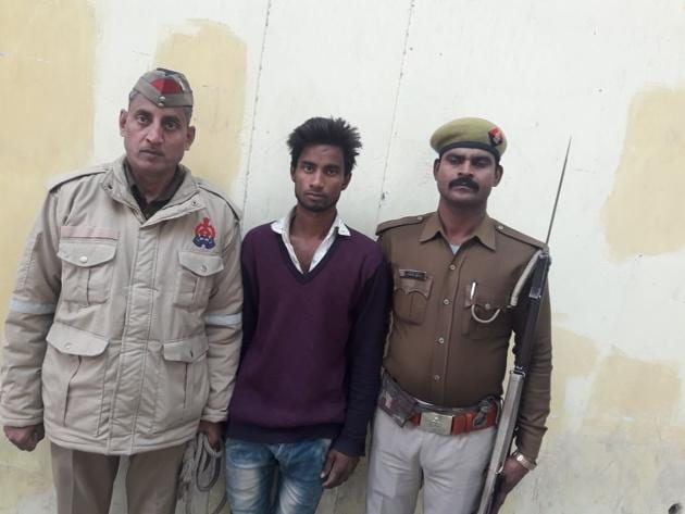 Shahrukh (27), of Niwadi, Ghaziabad was arrested from Eco Tech 3 in Greater Noida on Thursday. (HT Photo) Shahrukh (27), of Niwadi, Ghaziabad was arrested from Eco Tech 3 in Greater Noida on Thursday. (HT Photo)