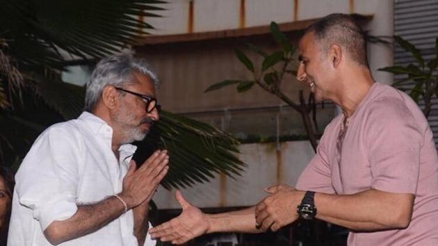 Sanjay Leela Bhansali, the director of Padmaavat thanks Akshay Kumar for delaying the release of his film PadMan. Sanjay Leela Bhansali, the director of Padmaavat thanks Akshay Kumar for delaying the release of his film PadMan.