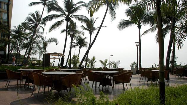 As per the policy, kitchens of terrace restaurants should use appliances such as microwave ovens or induction stoves. (HT File Photo/Used for or representational purpose) As per the policy, kitchens of terrace restaurants should use appliances such as microwave ovens or induction stoves. (HT File Photo/Used for or representational purpose)