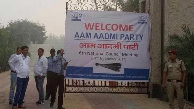 Since Delhi Assembly has 70 seats, the Aam Aadmi Party government will remain intact even as after the disqualification the number of its MLAs will remain 46, which would still be a majority in the House (HT File Photo) Since Delhi Assembly has 70 seats, the Aam Aadmi Party government will remain intact even as after the disqualification the number of its MLAs will remain 46, which would still be a majority in the House (HT File Photo)