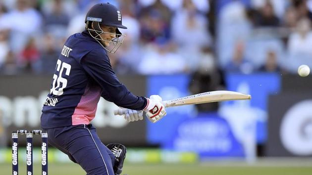 Joe Root scored an unbeaten 46 to help England beat Australia by four wickets in the Brisbane ODI. Get full cricket score of Australia vs England, 2nd ODI, here.(AP)