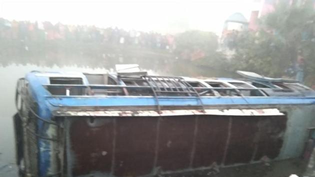 The bus had started around 3:45 am on the Amtala-Berhampore route with about 50 passengers, most of whom were labourers. (HT Photo) The bus had started around 3:45 am on the Amtala-Berhampore route with about 50 passengers, most of whom were labourers. (HT Photo)