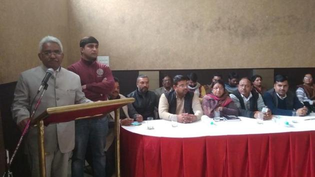Madan Kaushik addresses BJP supporters regarding the high command’s plan for fund collection on Saturday.(HT PHOTO) Madan Kaushik addresses BJP supporters regarding the high command’s plan for fund collection on Saturday.(HT PHOTO)