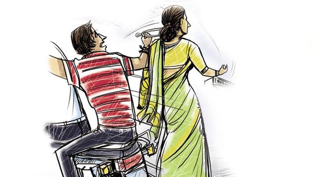 Suman Sharma, 43, was talking on the phone outside her house in Sector 30 when the snatchers struck there around 2pm. (HT File/Representative image) Suman Sharma, 43, was talking on the phone outside her house in Sector 30 when the snatchers struck there around 2pm. (HT File/Representative image)