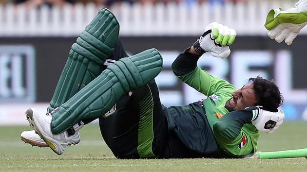 Pakistan's Shoaib Malik falls to the ground after being hit in the head during the ODI match against New Zealand. (AFP) Pakistan's Shoaib Malik falls to the ground after being hit in the head during the ODI match against New Zealand. (AFP)