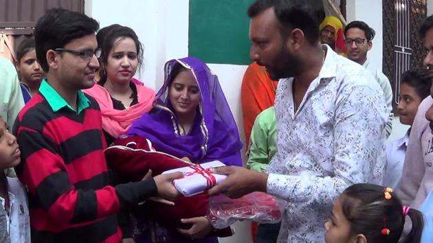 Surendra Rathore’s campaign runs in a way that promotes communal harmony. (HT PHOTO) Surendra Rathore’s campaign runs in a way that promotes communal harmony. (HT PHOTO)