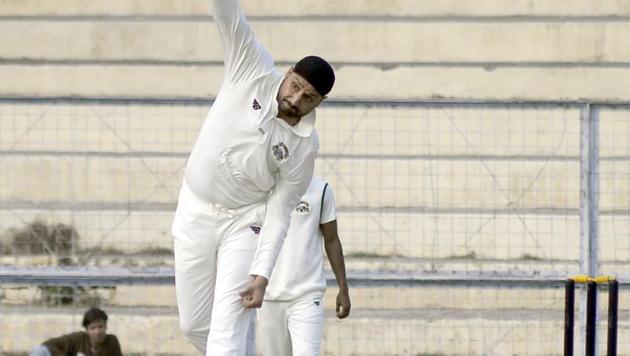 Harbhajan Singh picked up one wicket and scored 33 runs for Punjab in the Syed Mushtaq Ali T20 Trophy on Sunday. (HT Photo) Harbhajan Singh picked up one wicket and scored 33 runs for Punjab in the Syed Mushtaq Ali T20 Trophy on Sunday. (HT Photo)