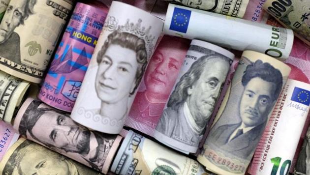 Hong Kong’s security bureau says the number of cases relating to phone deception fell 10% last year but financial losses increased to 200 million Hong Kong dollars. (REUTERS File Photo) Hong Kong’s security bureau says the number of cases relating to phone deception fell 10% last year but financial losses increased to 200 million Hong Kong dollars. (REUTERS File Photo)