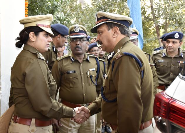 Haryana DGP BS Sandhu and Mewat SP Nazneen Bhasin at the inauguration of the STF office in Gurgaon.(Sanjeev Verma/HT PHOTO)