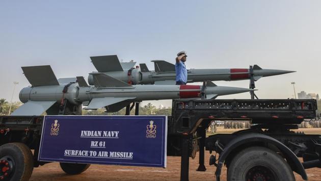 On January 26, the parade will be held at Shivaji Park, Dadar. Here, the Indian Navy showcases its capabilities during rehearsals. (Kunal Patil / HT Photo) On January 26, the parade will be held at Shivaji Park, Dadar. Here, the Indian Navy showcases its capabilities during rehearsals. (Kunal Patil / HT Photo)