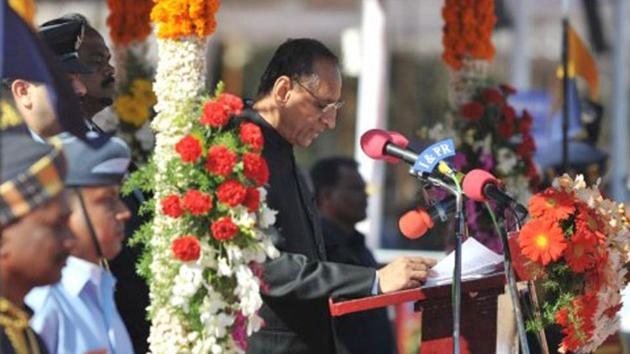 File photo of Andhra Pradesh and Telangana governor E S L Narasimhan. (HT PHTOT) File photo of Andhra Pradesh and Telangana governor E S L Narasimhan. (HT PHTOT)