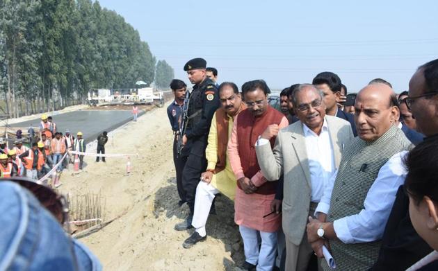 Union home minister Rajnath Singh instructed the officials to complete the work as soon as possible so that the residents of Lucknow could get rid of traffic bottlenecks. (HT Photo) Union home minister Rajnath Singh instructed the officials to complete the work as soon as possible so that the residents of Lucknow could get rid of traffic bottlenecks. (HT Photo)