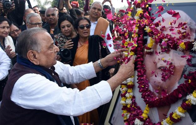 Mulayam, who been Mainpuri MP four times since 1996, had vacated it and retained Azamgarh as he had contested from the two seats in 2014. Mulayam, who been Mainpuri MP four times since 1996, had vacated it and retained Azamgarh as he had contested from the two seats in 2014.