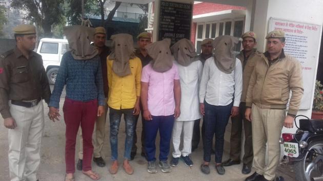 The five accused (in pic) escaped from the spot in their cars on hearing the siren of a police vehicle which was on patrol duty on Golf Course Extension Road. (HT PHOTO) The five accused (in pic) escaped from the spot in their cars on hearing the siren of a police vehicle which was on patrol duty on Golf Course Extension Road. (HT PHOTO)